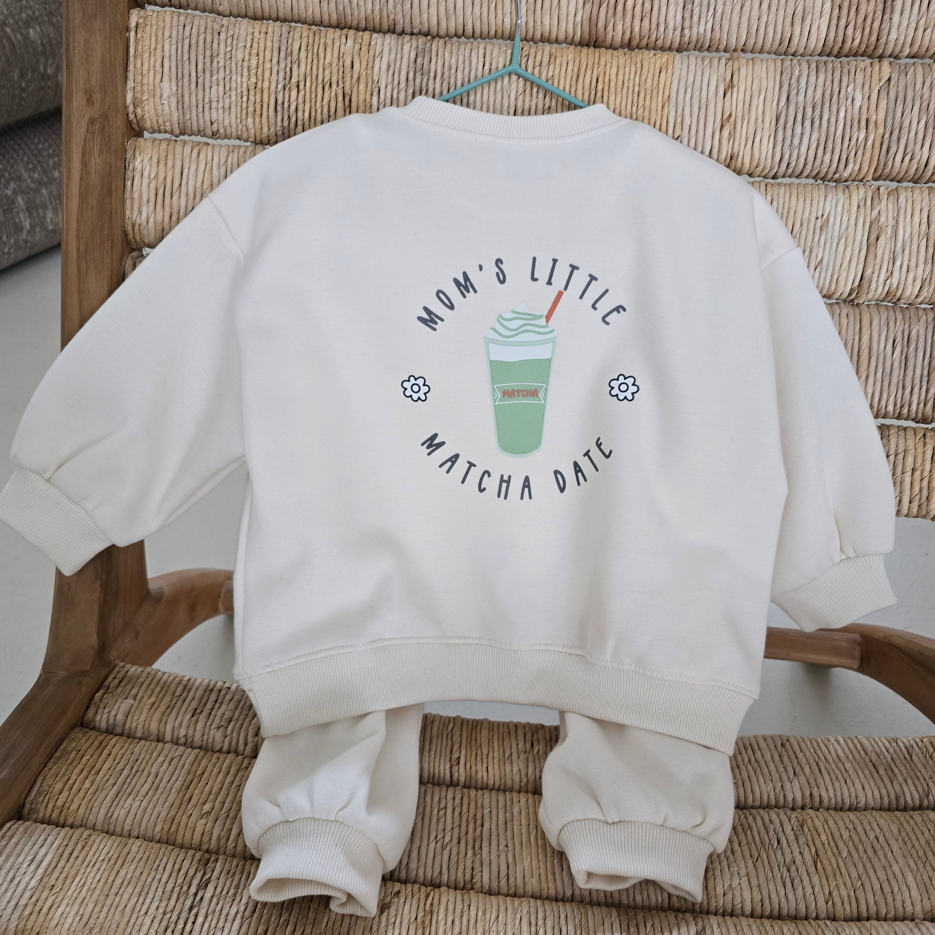 Moms little Matcha Date Pullover