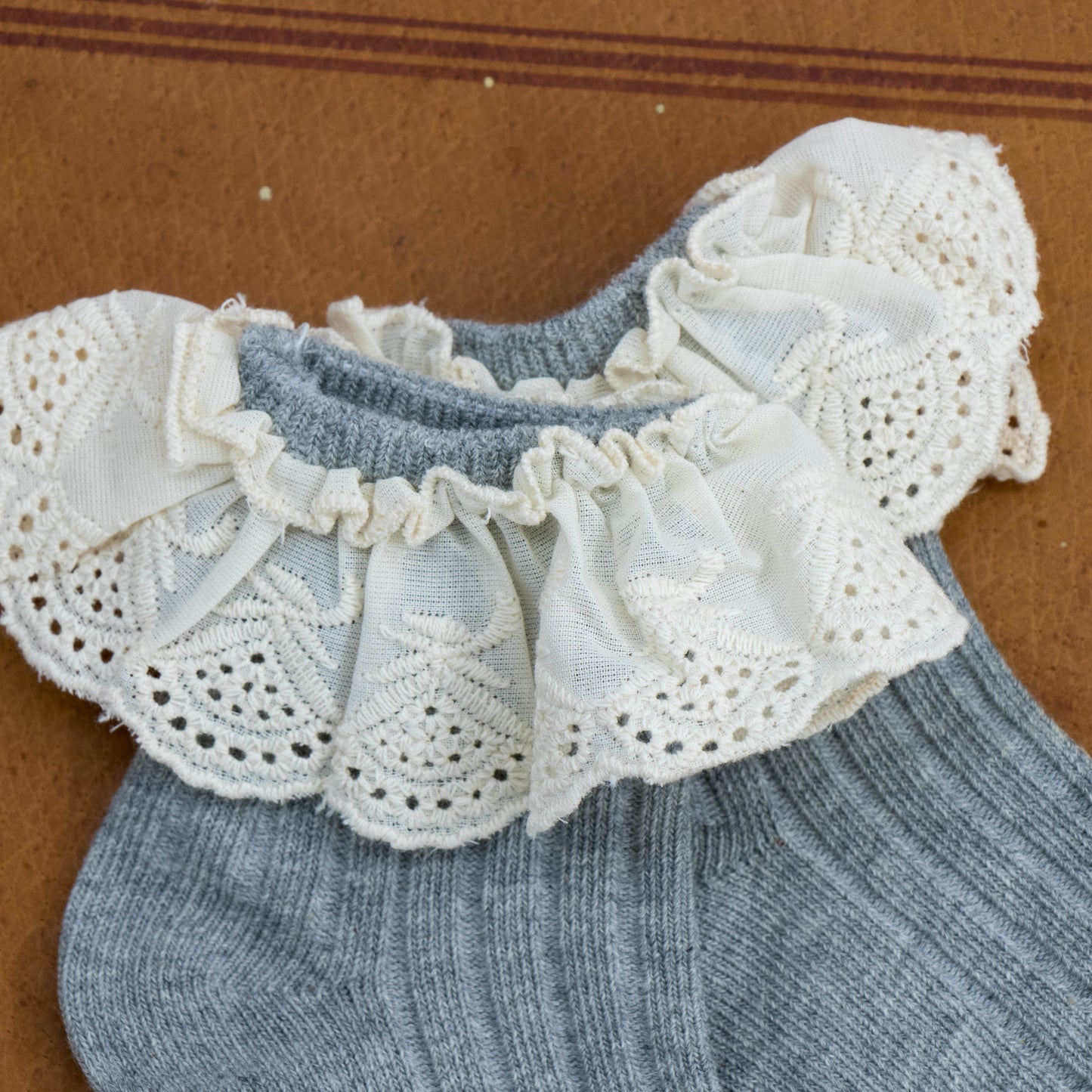 Ruffled socks, anti-slip