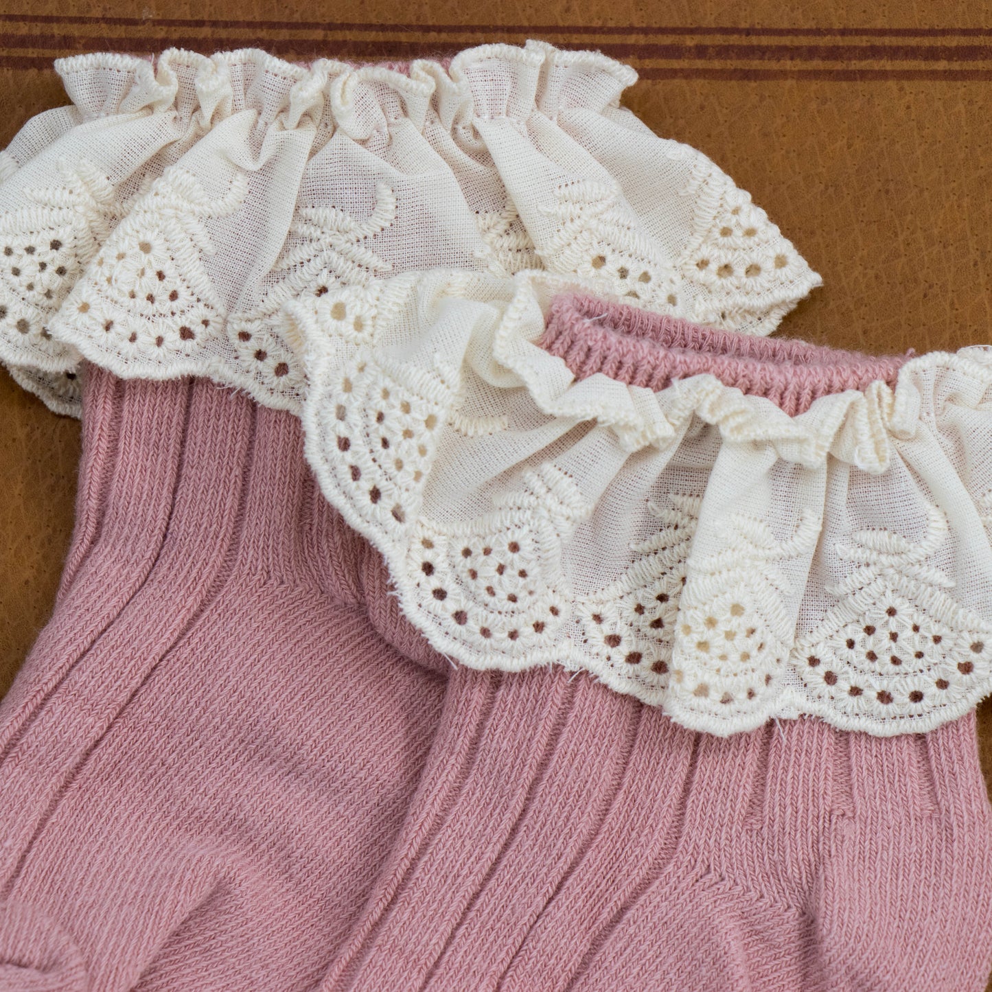 Ruffled socks, anti-slip