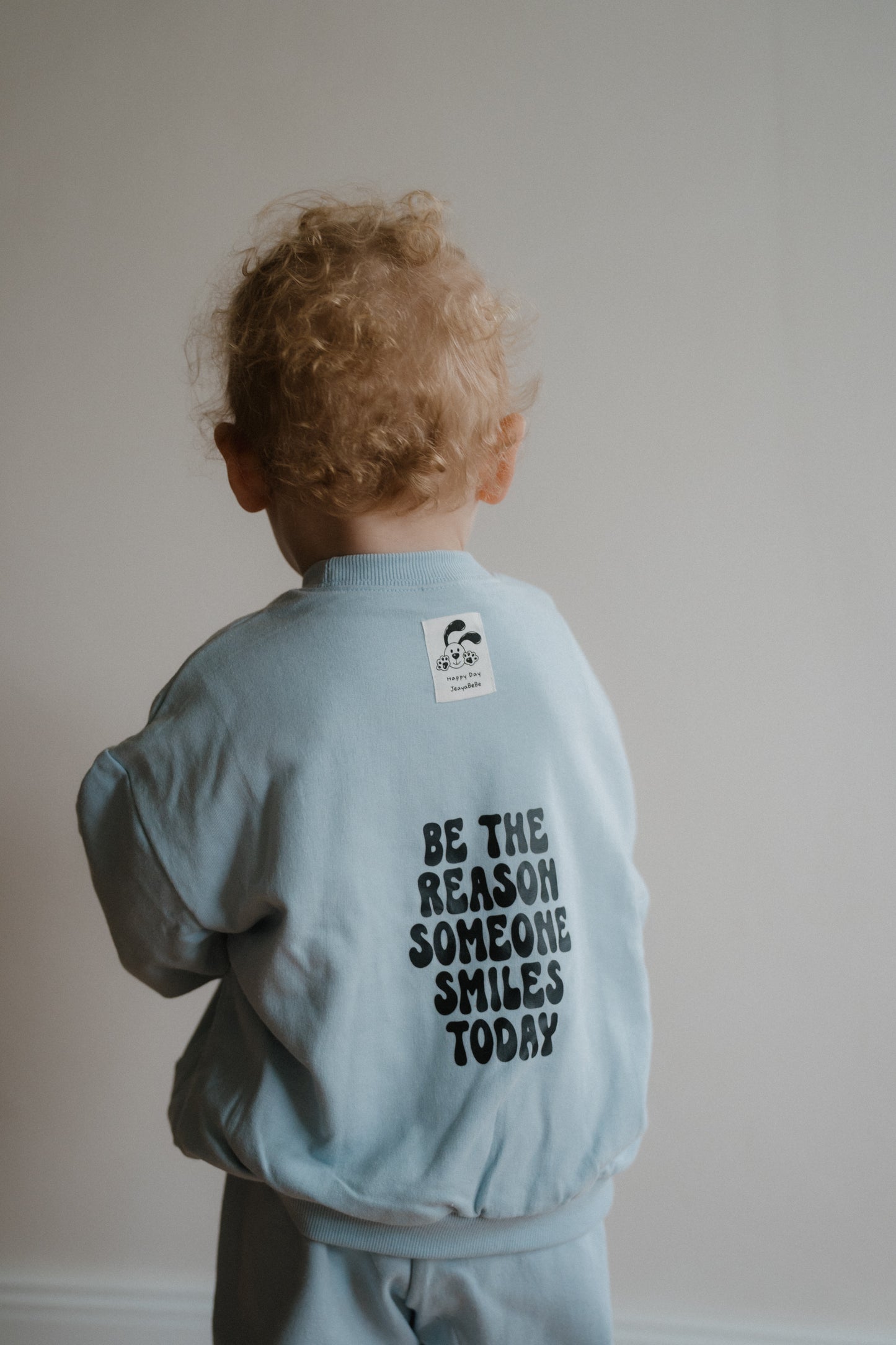 Someone smiles today Set