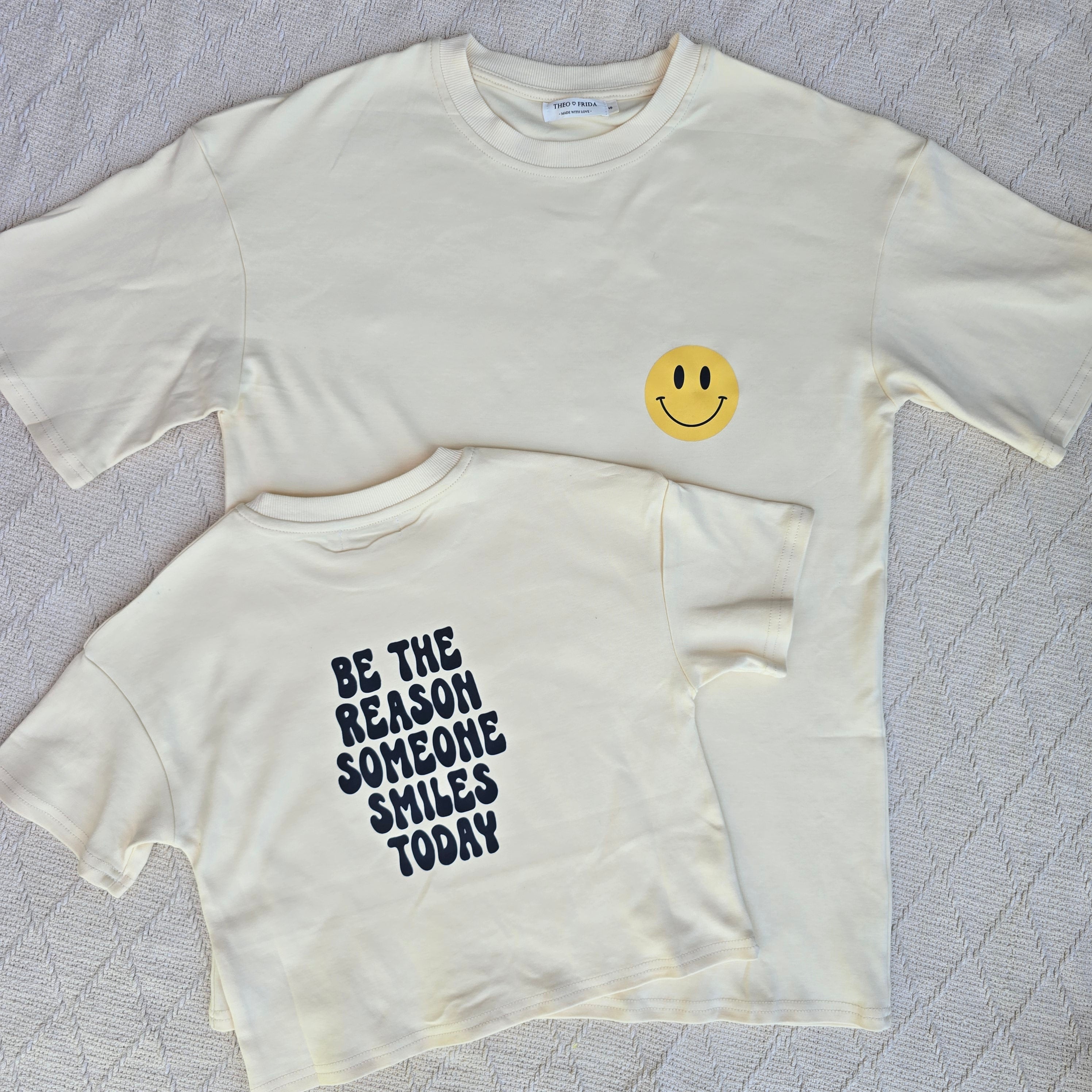 Someone smiles Tshirt Mom