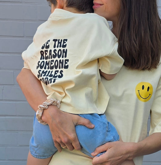 Someone smiles Tshirt Mini