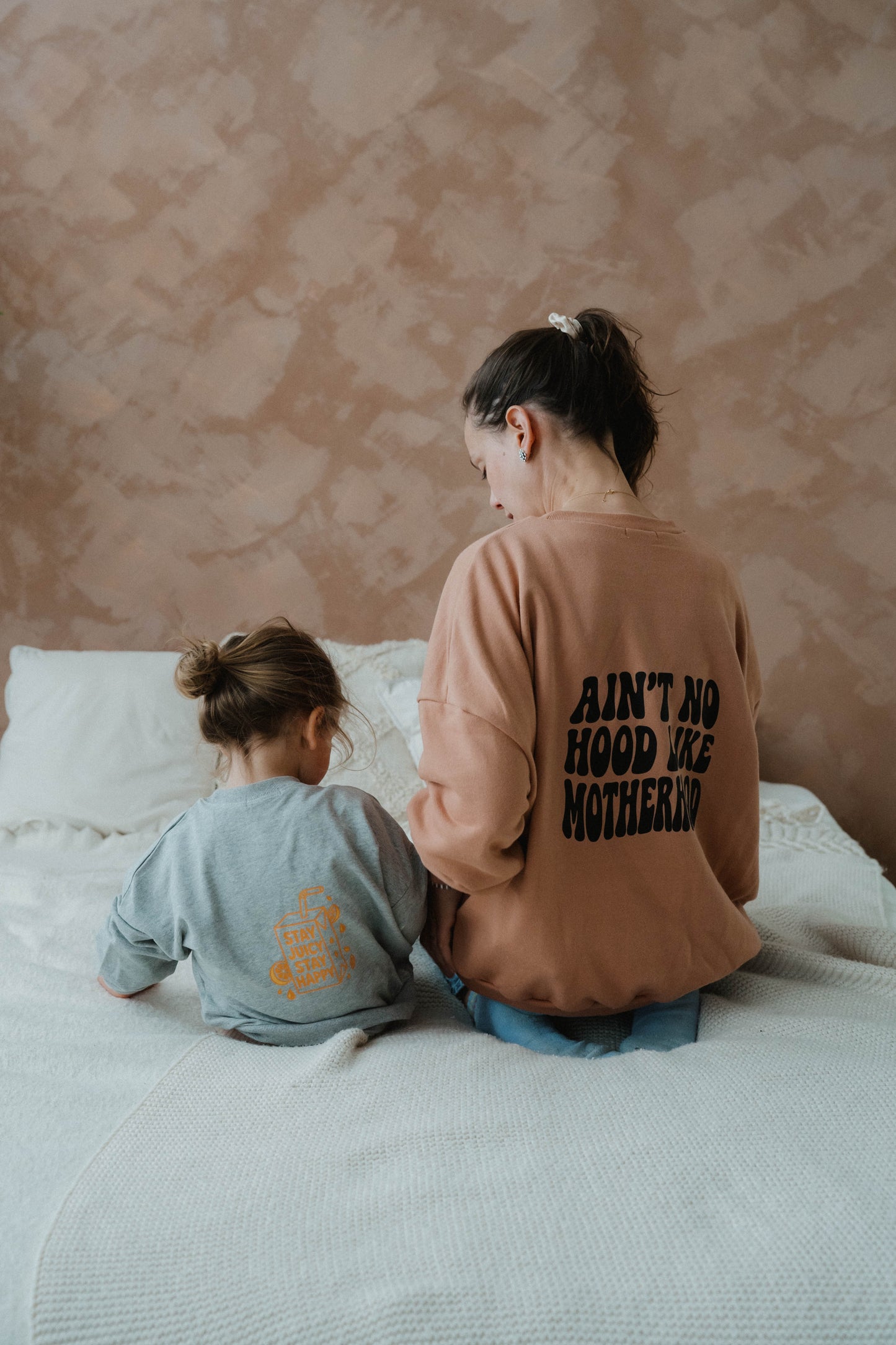 Ain't no hood like motherhood Oversize Mom Sweater