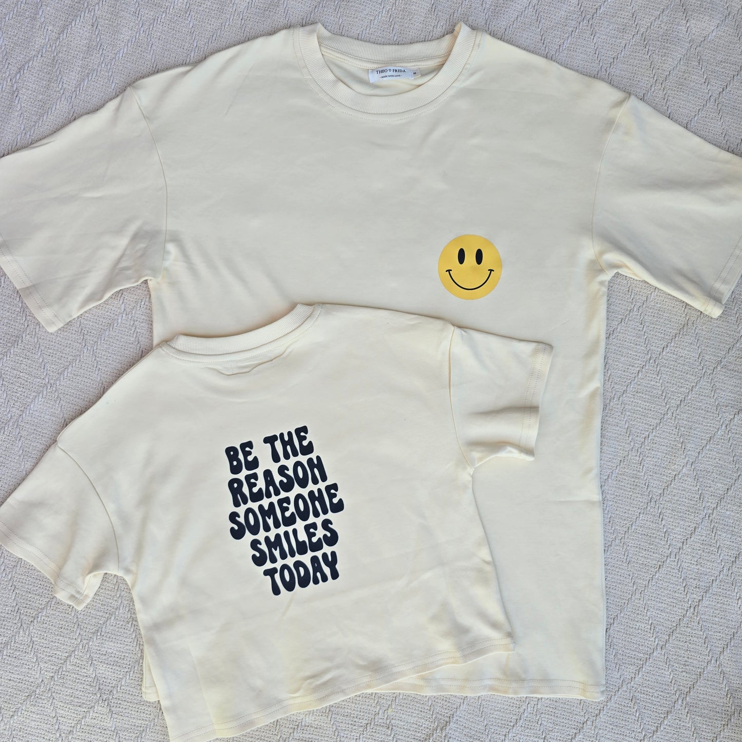 Someone smiles Tshirt Mini